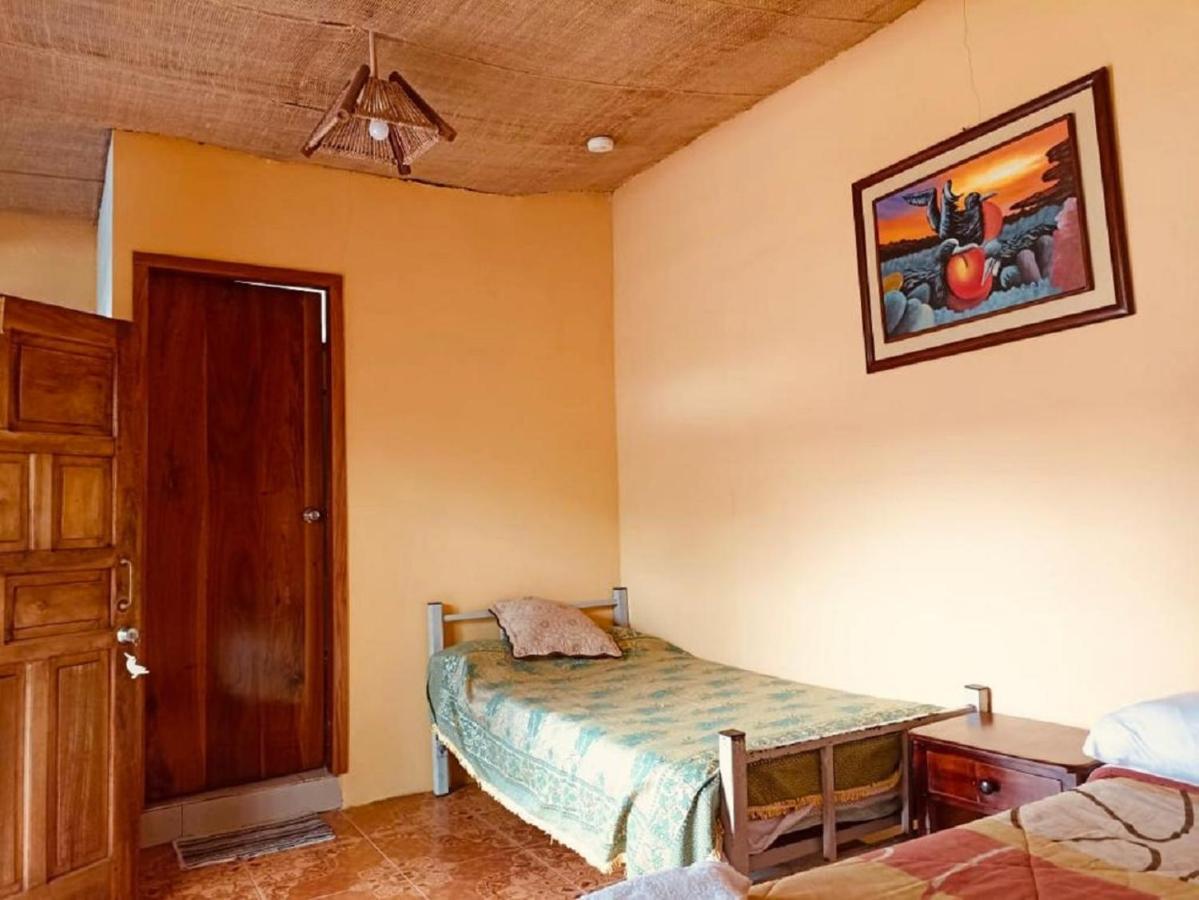 Alojamiento Sumak Kawsay Puerto Ayora  Ngoại thất bức ảnh